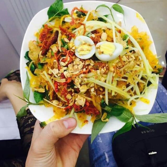 Bánh tráng trộn ngon ở Quận 1